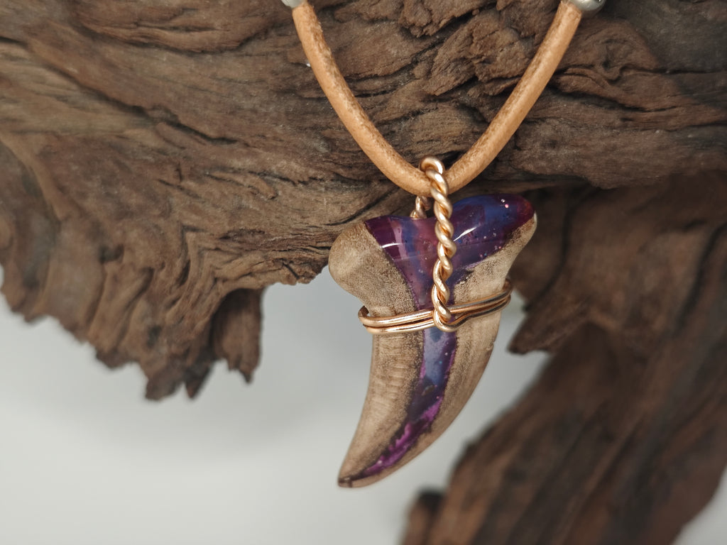 Interstellarer Riss | Glow-in-the-dark | Einzigartig geformte Fichte & Epoxidharz